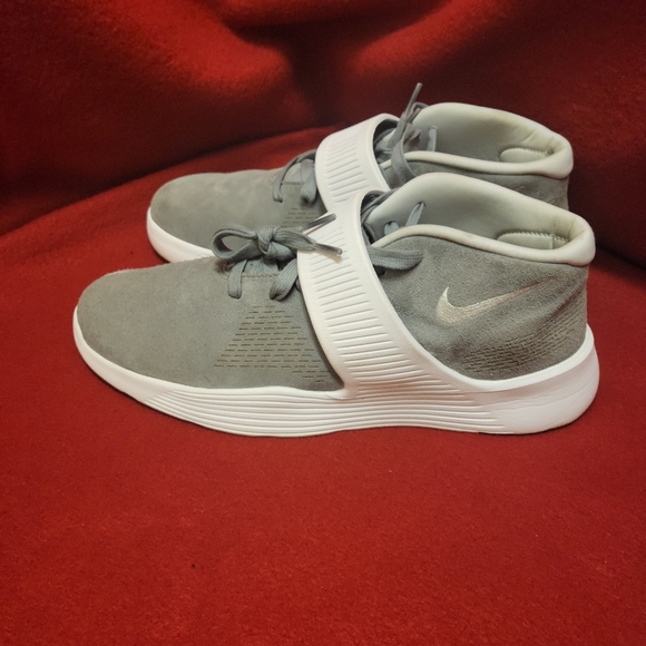 2015 Nike Ultra XT Cool Grey sneakers - Picture 7 of 7